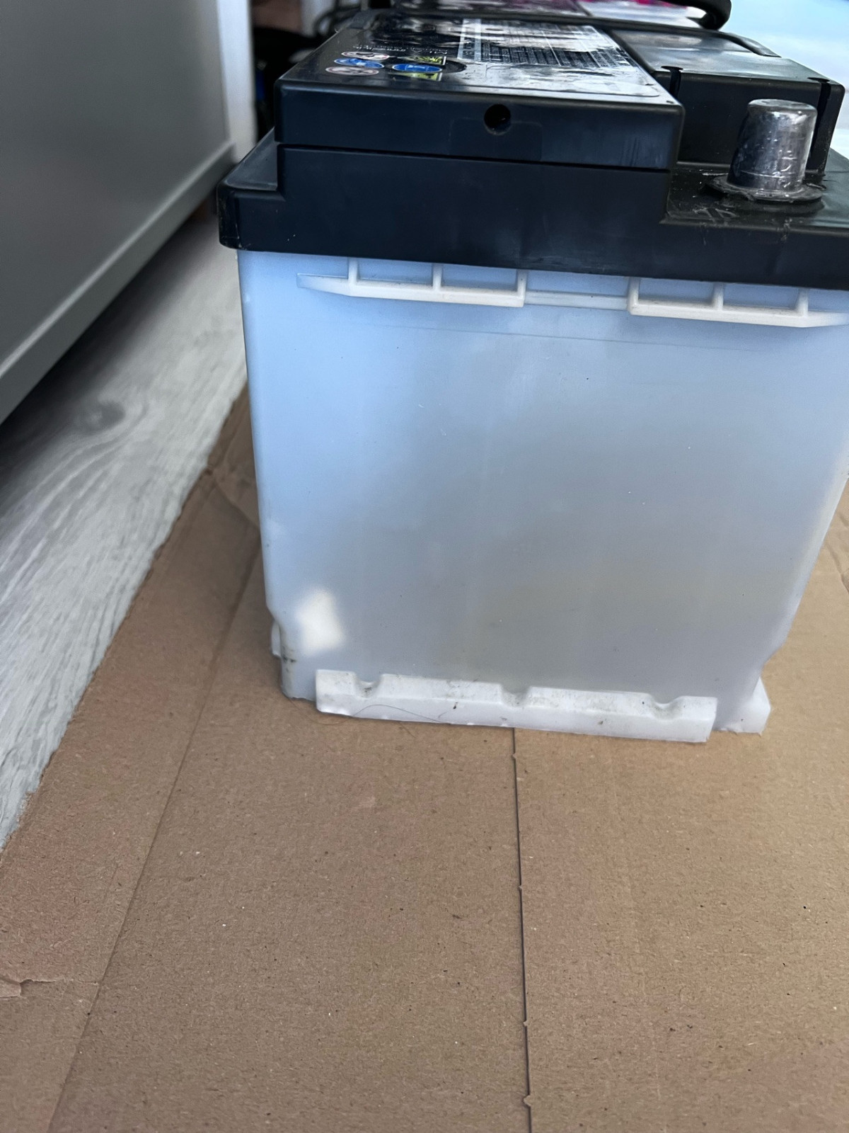 Weißes Fleck am Batteriegehäuse?