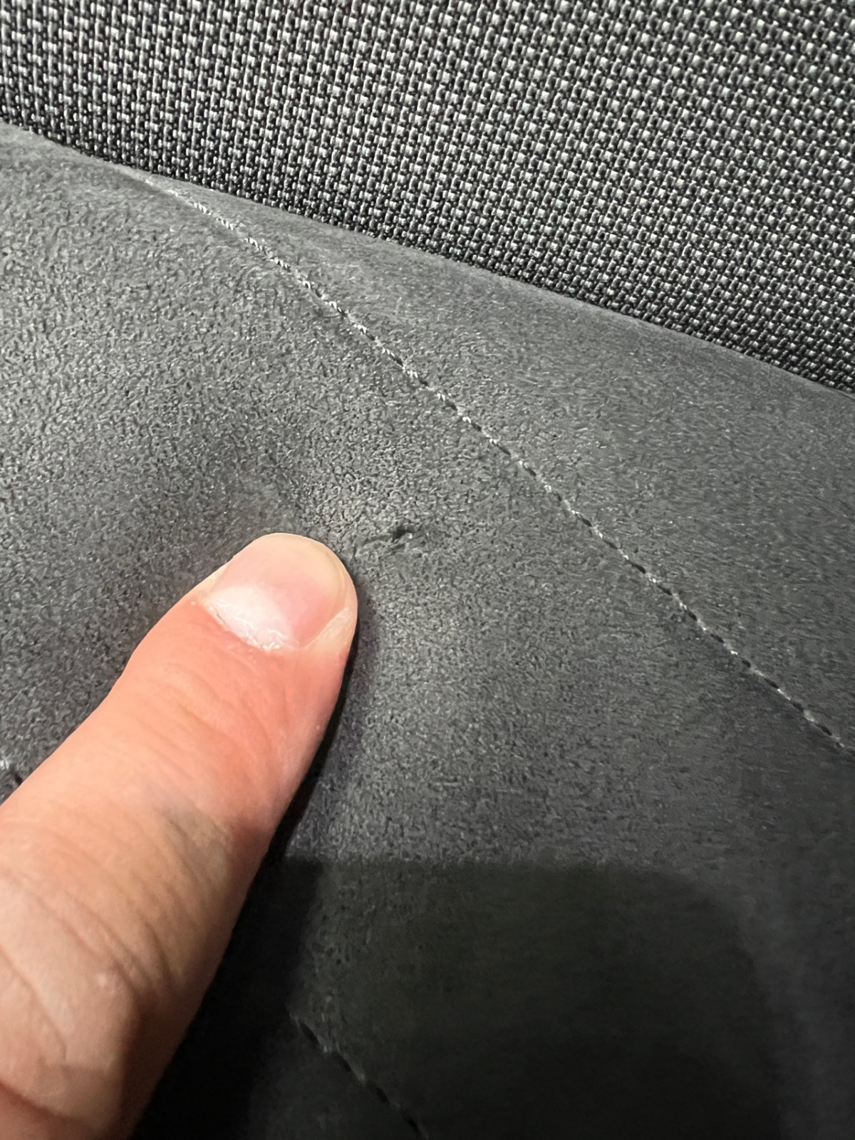 Sitzfläche Fahrersitz beschädigt, - Loch im Polster