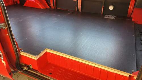 Siebdruckplatte als Boden