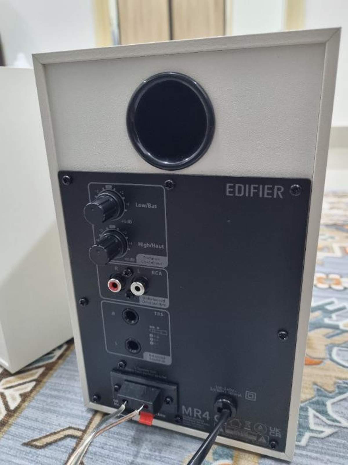 edifier-mr4-monitor-speakers-w-1644060347-d7c44737-progressive