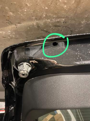 Löcher an der Heckklappe