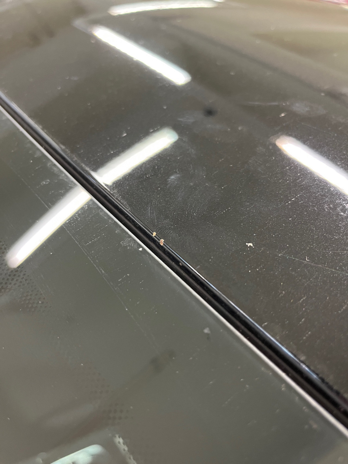 Rostiger Steinschlag Dachkante