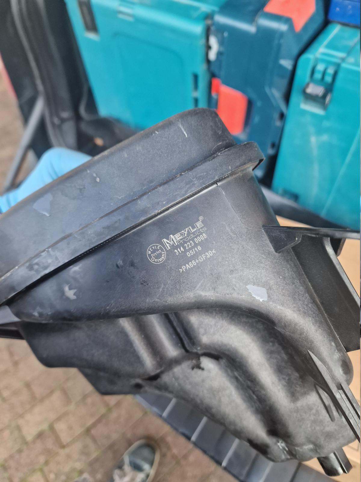 Kühlmittelstand X5 E70 4,8i nicht nachvollziehbar.... Falsches Kühlmittel eingefüllt?