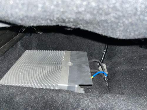 Originale Endstufe B&O Fahrersitz