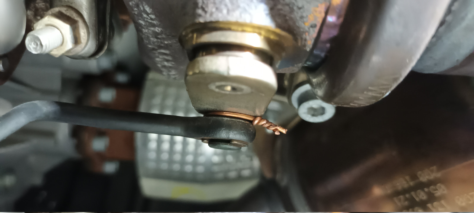 Gestänge vom Abgasturbolader hat Spiel und klappert - VW Golf VII 1.0 TSI 116PS Benzin