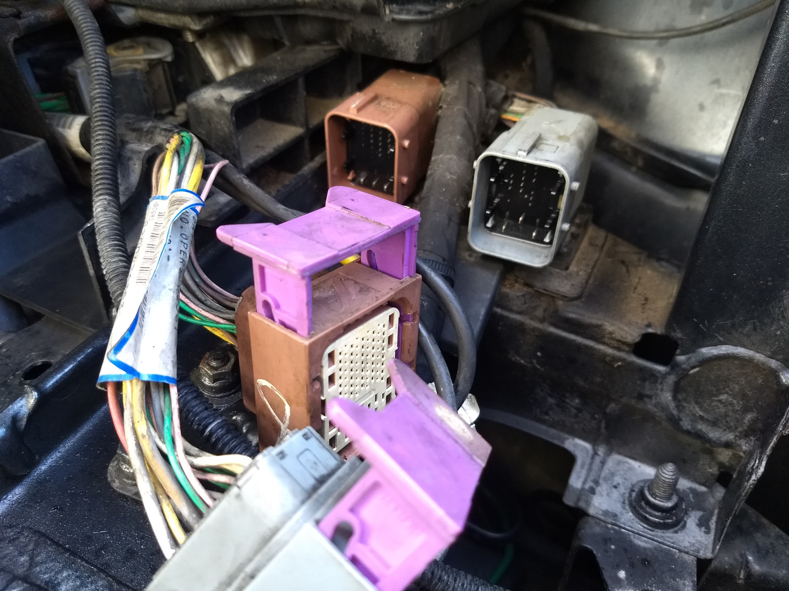 ElektronikTeufel Espace 4 2.2 G9T 742 Stecker im motorraum