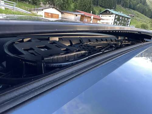 Panoramadach gekippt