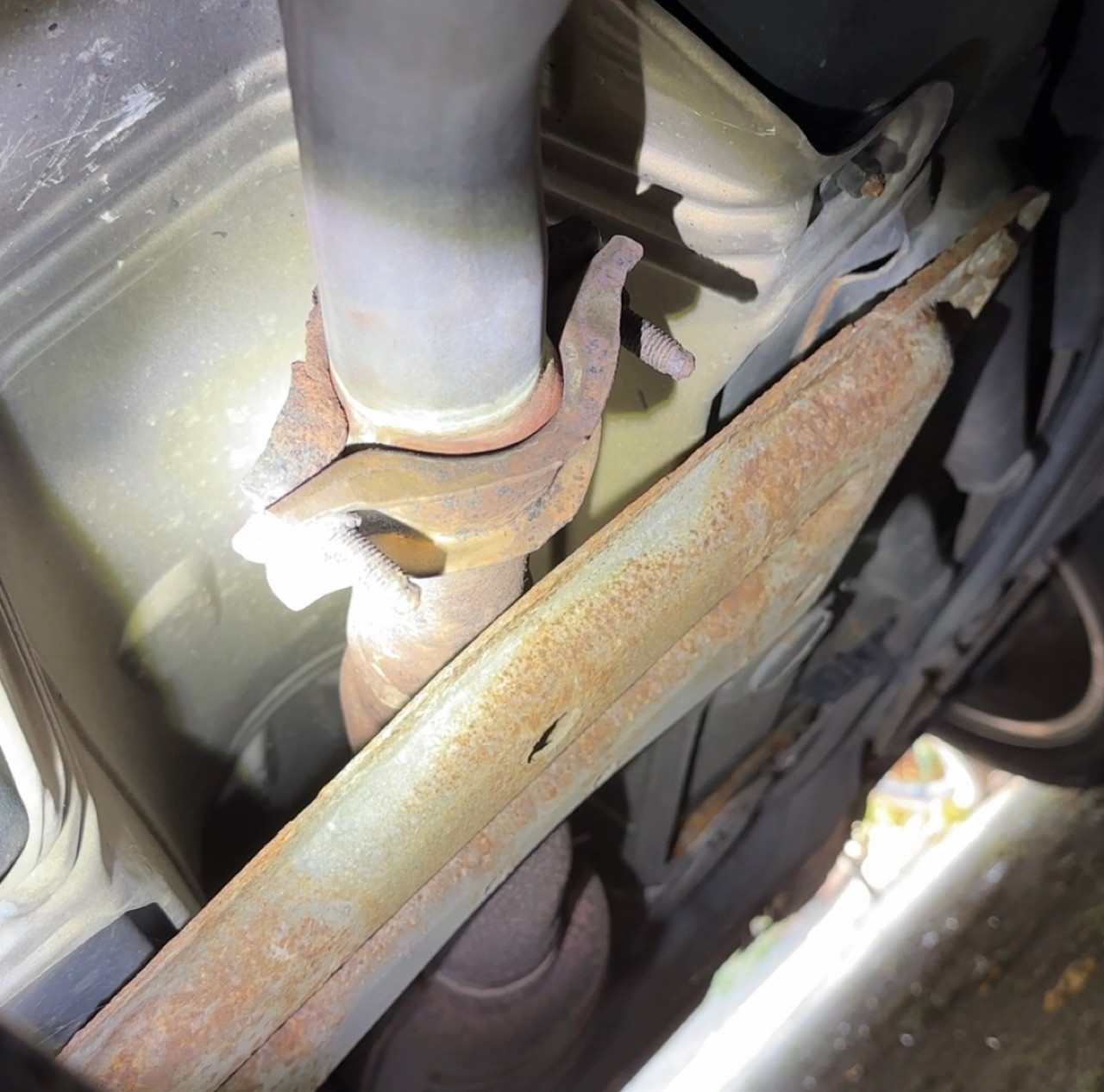 Auspuffanlage locker