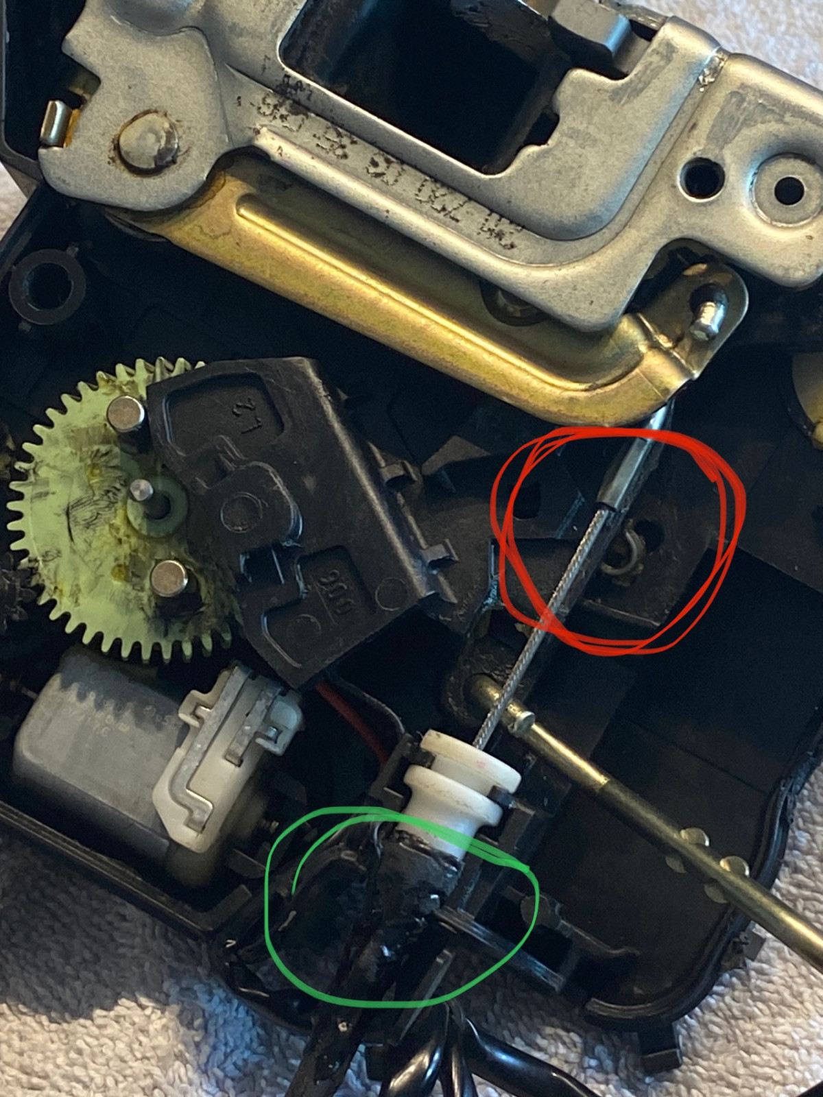 Türschloss Fahrerseite verriegelt nicht mehr