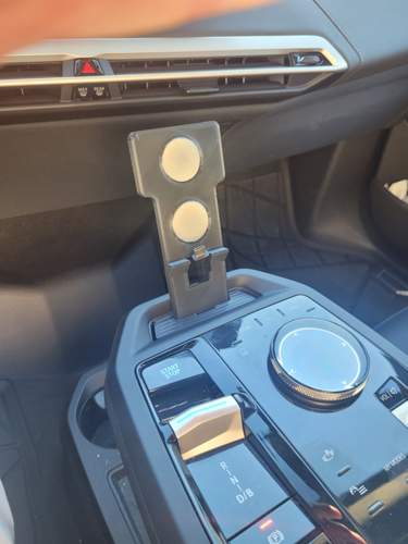 Halter mit Magneten hoch montiert.jpg