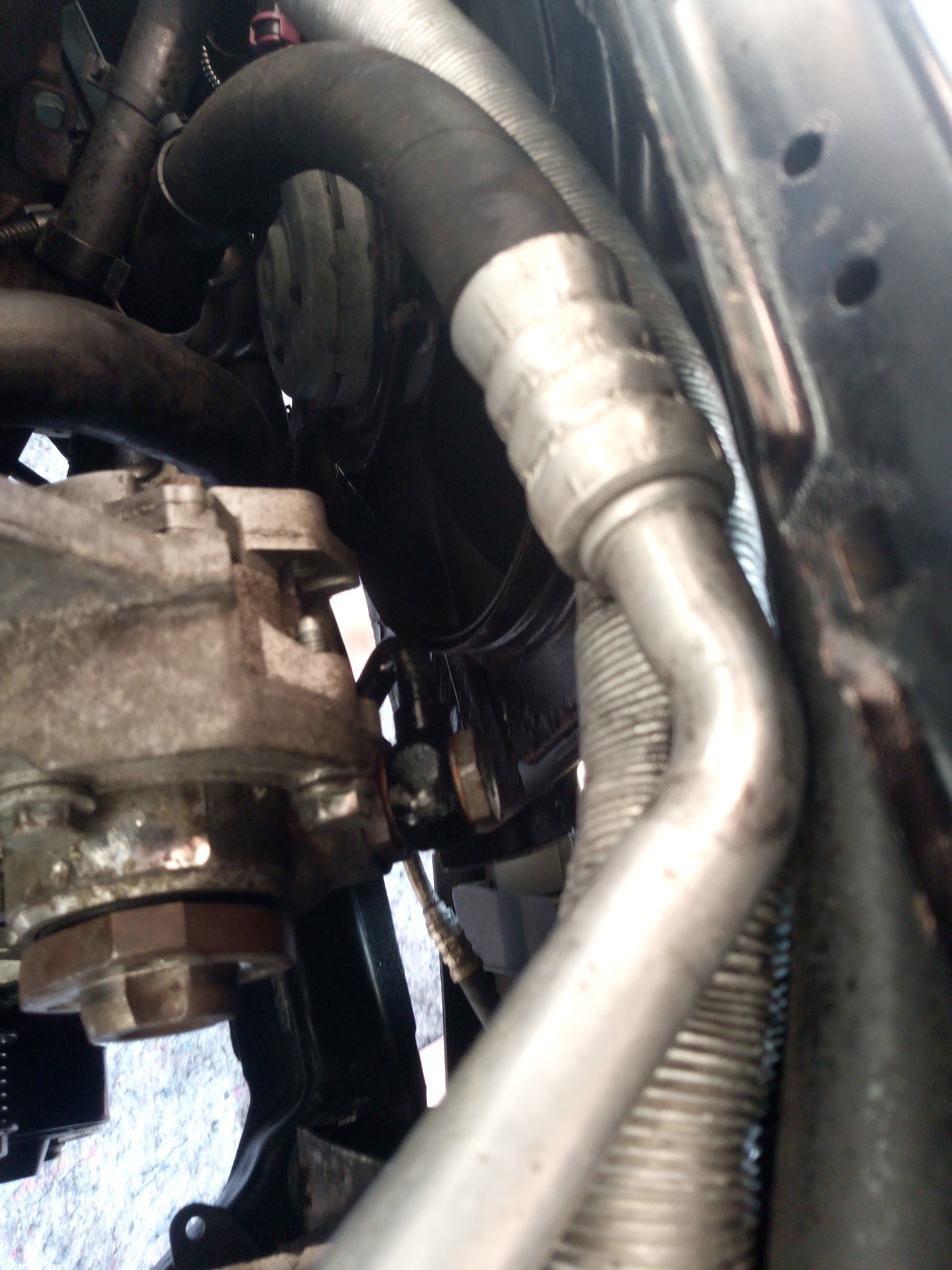 Blech am Kühler verrostet.