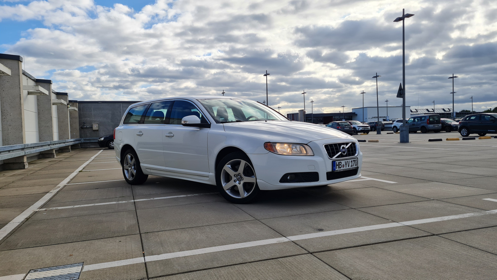 Volvo V70 Vorne Rechts Schräg