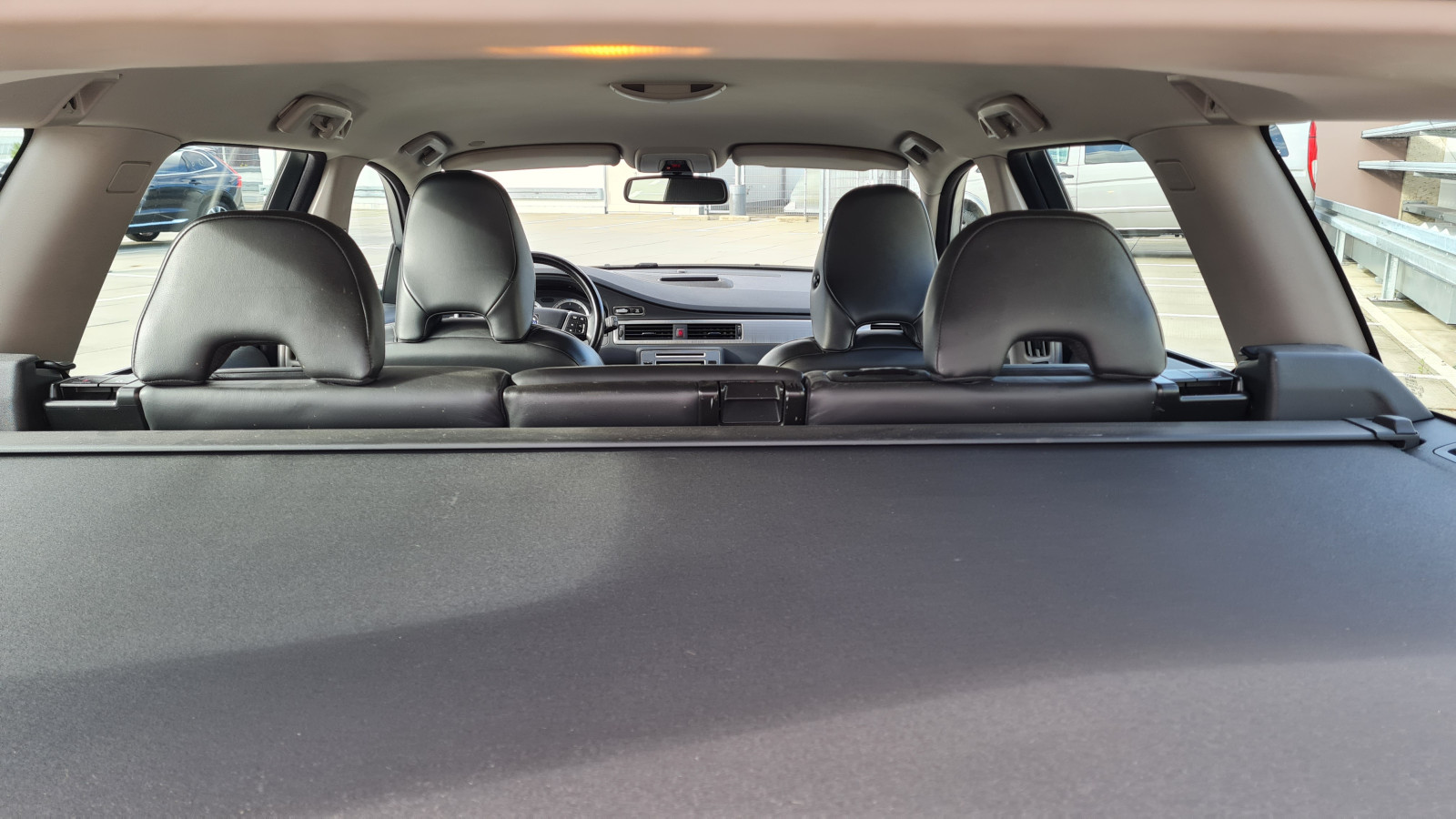 Volvo V70 Laderaum Blick nach Vorne