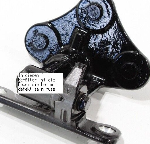 Tür Scharnier c 207, BJ 2011, knackt beim ganz öffnen.