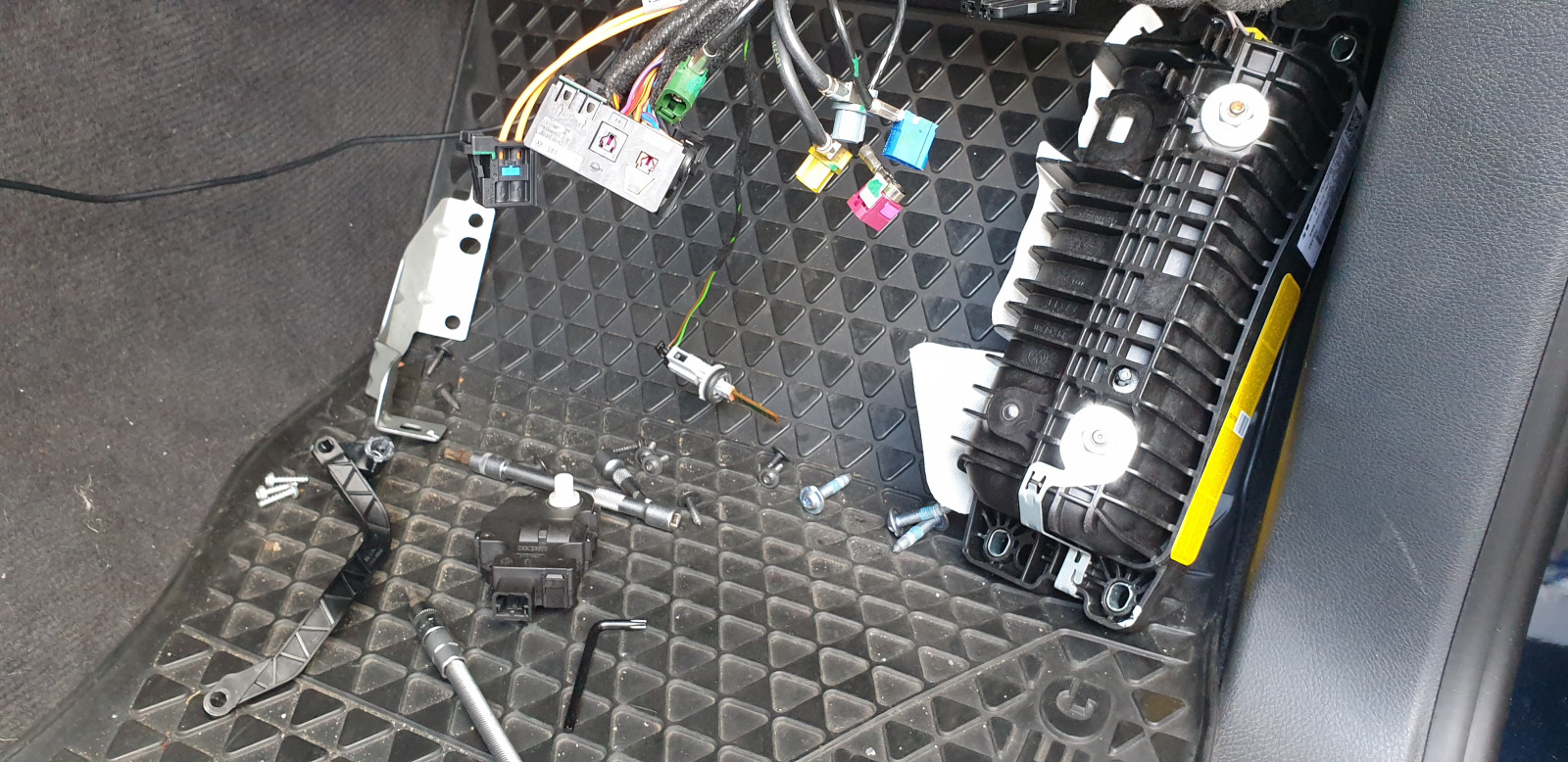 Stellmotor der indirekten Belüftungsklappe links mechanischer Fehler