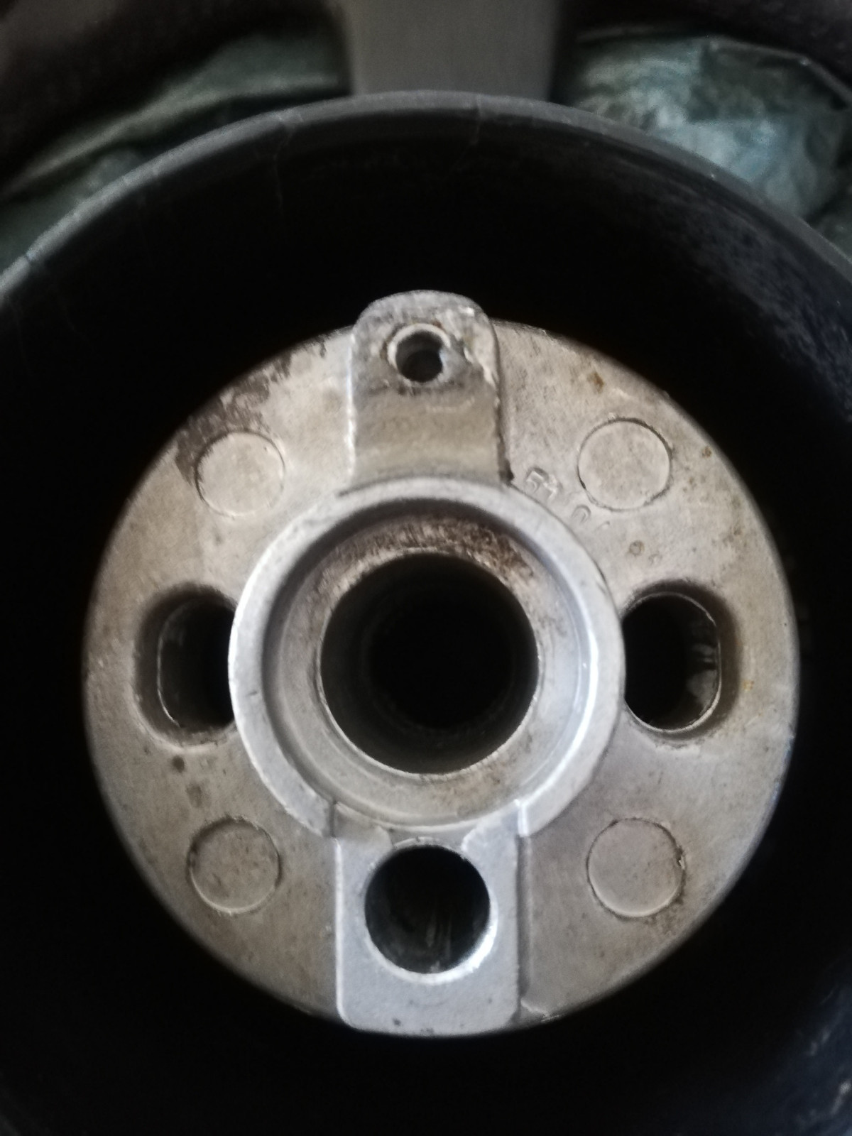 Petri-Lenkrad: Durchmesser + Länge des Rückstell-/Mitnehmer-Stifts in Lenkradnabe (zum Schleifring)?