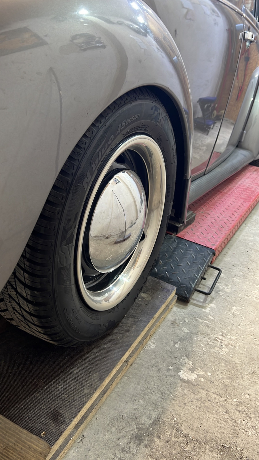 Käfer steht schief nach Traggelenk und Dämpfertausch