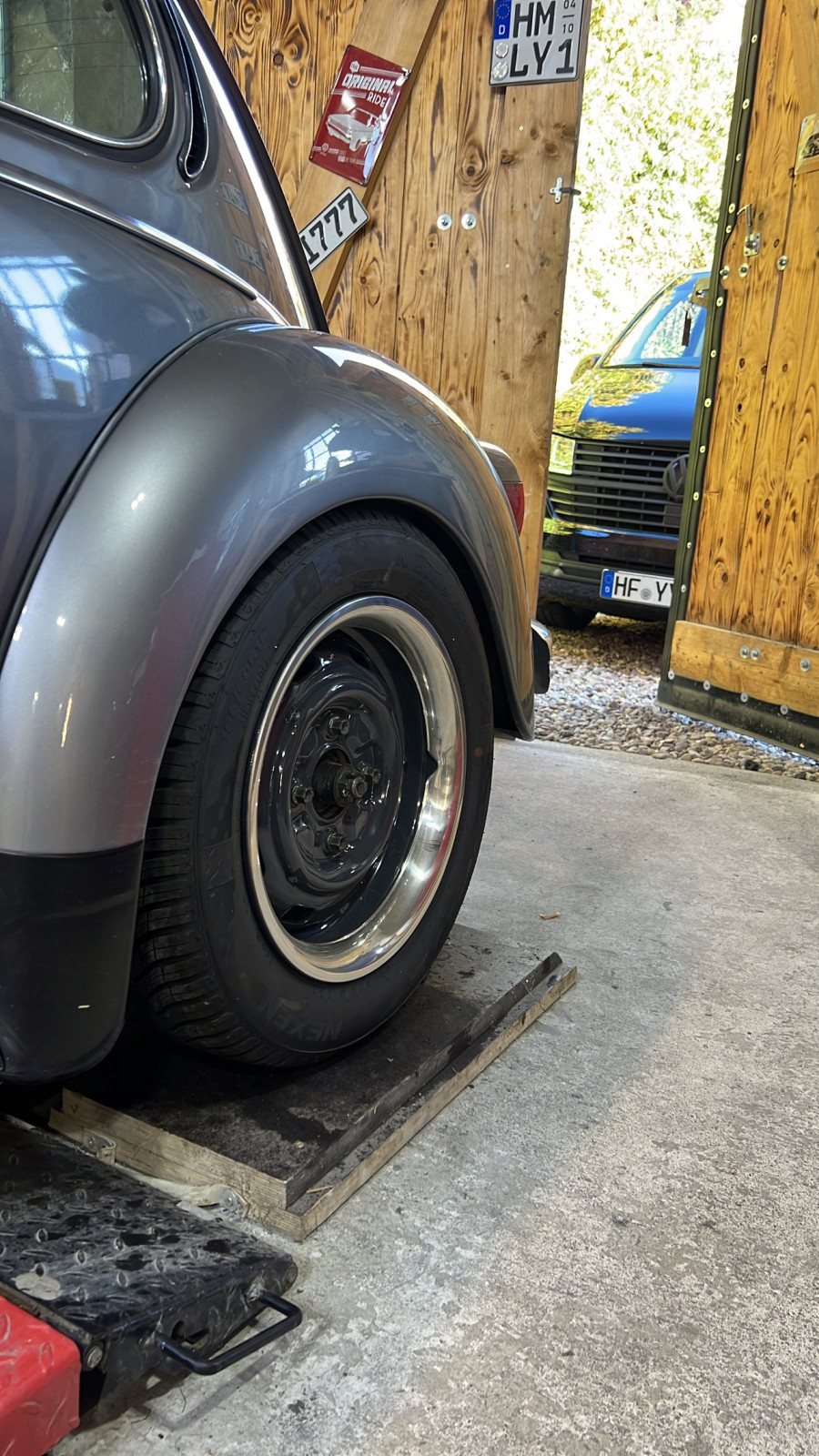 Käfer steht schief nach Traggelenk und Dämpfertausch