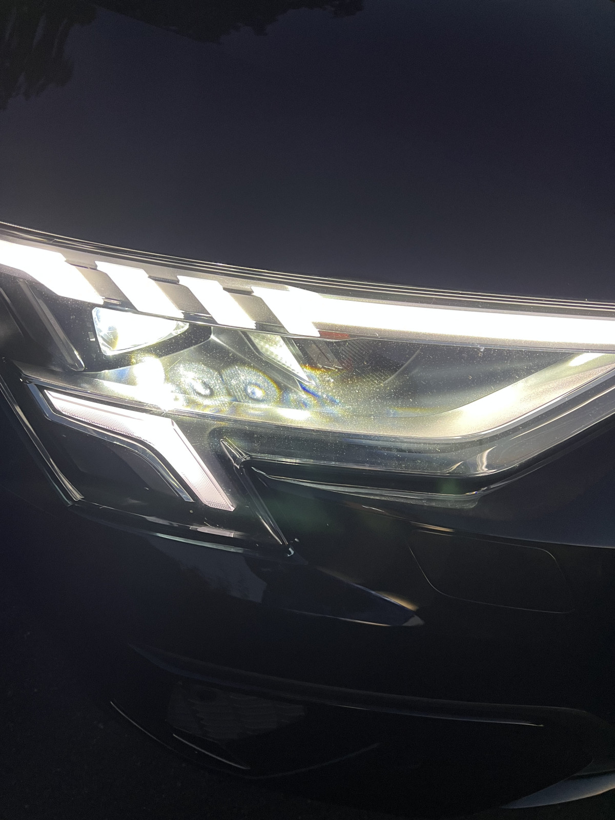 LED-Lichter werfen Punkte an der Streuscheibe