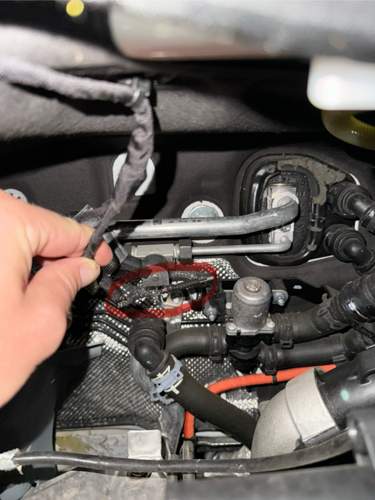 Mittig zur Seite Fahrgastzelle hin