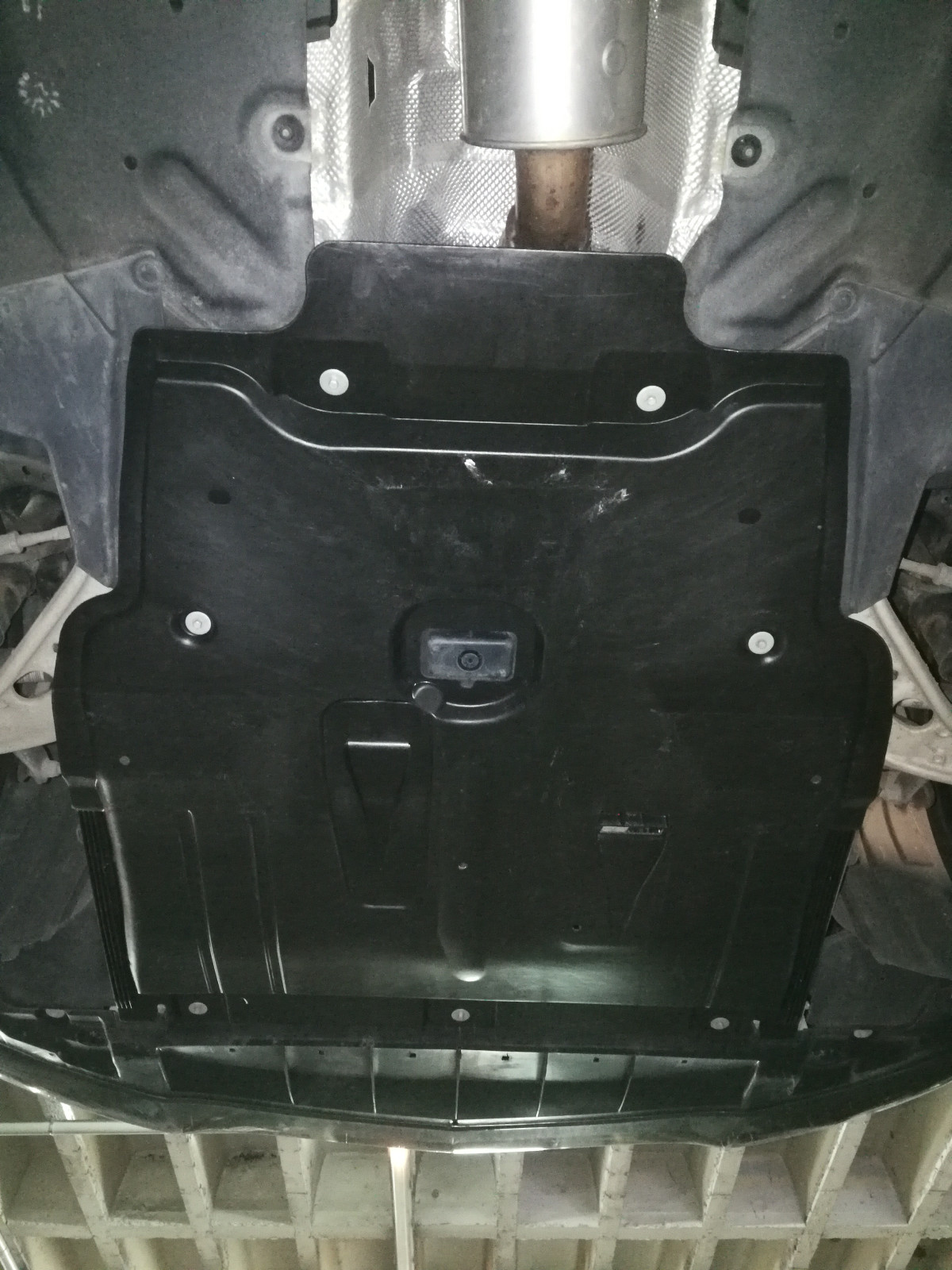 Hitzeschild A2466824300 wohin?