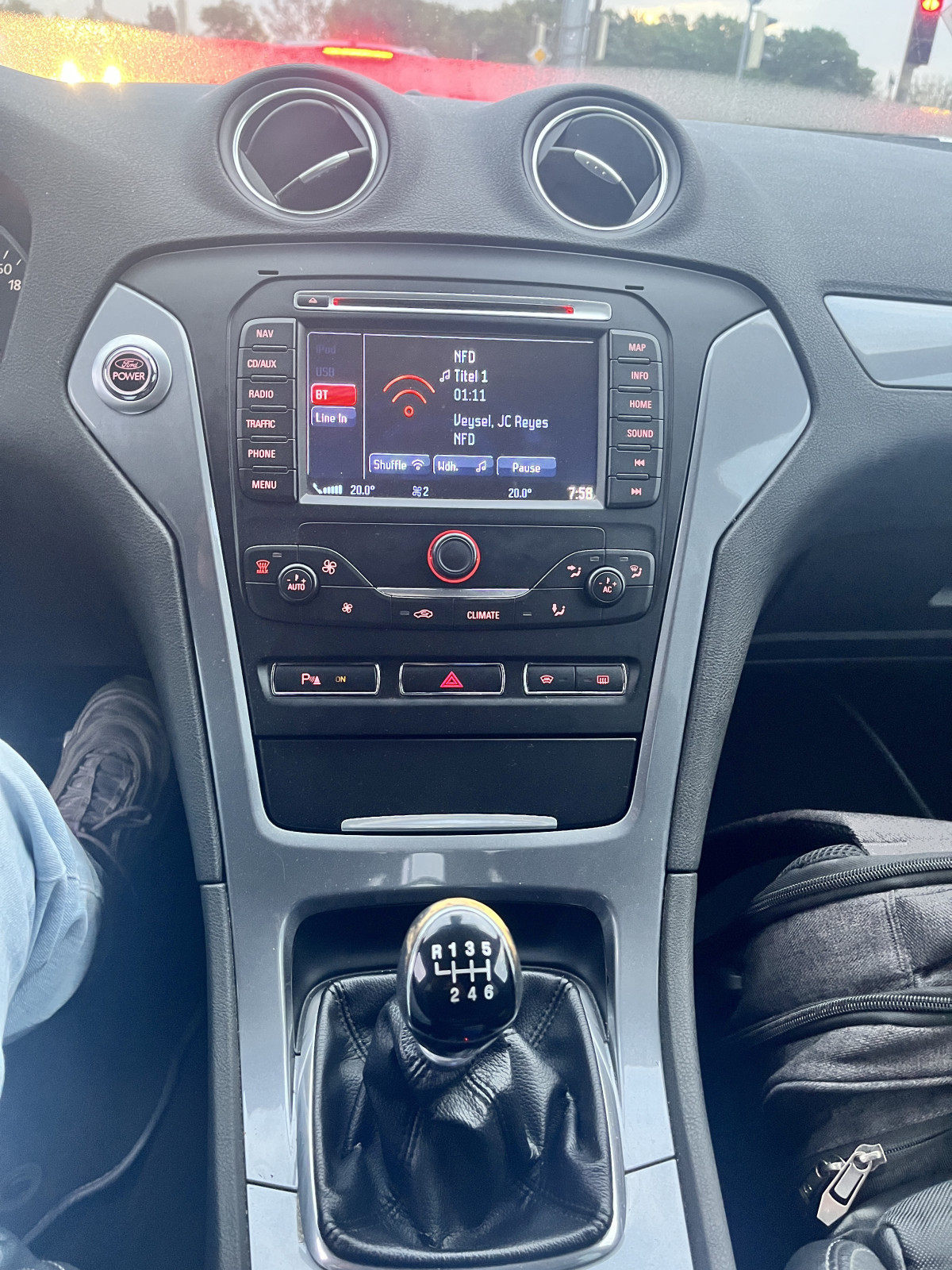 Ford Mondeo MK4 Klimaanlagensteuerung über Display - Apple Carplay nachrüsten