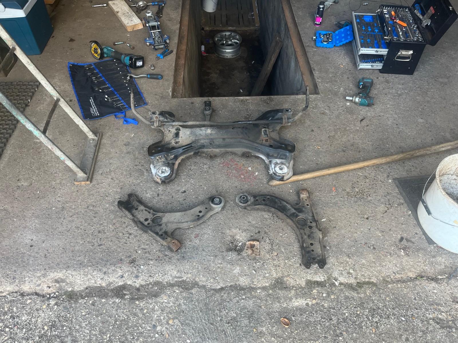 Achskörper wie instandsetzen?