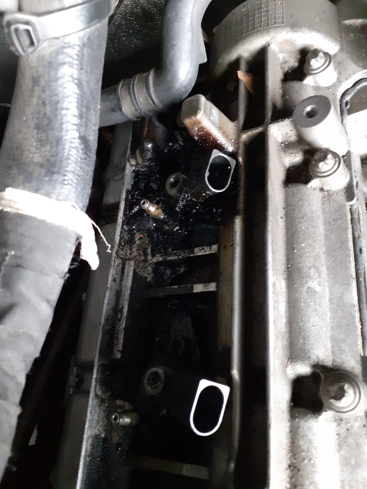 Motoröl kommt aus Getriebeöffnung