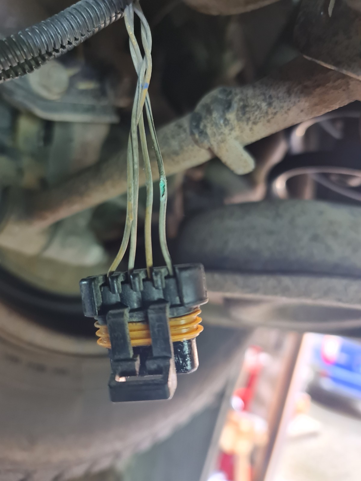 Drehzahlgeber Hinten Rechts auf Kurzschluss prüfen, Geriebe schaltet nicht