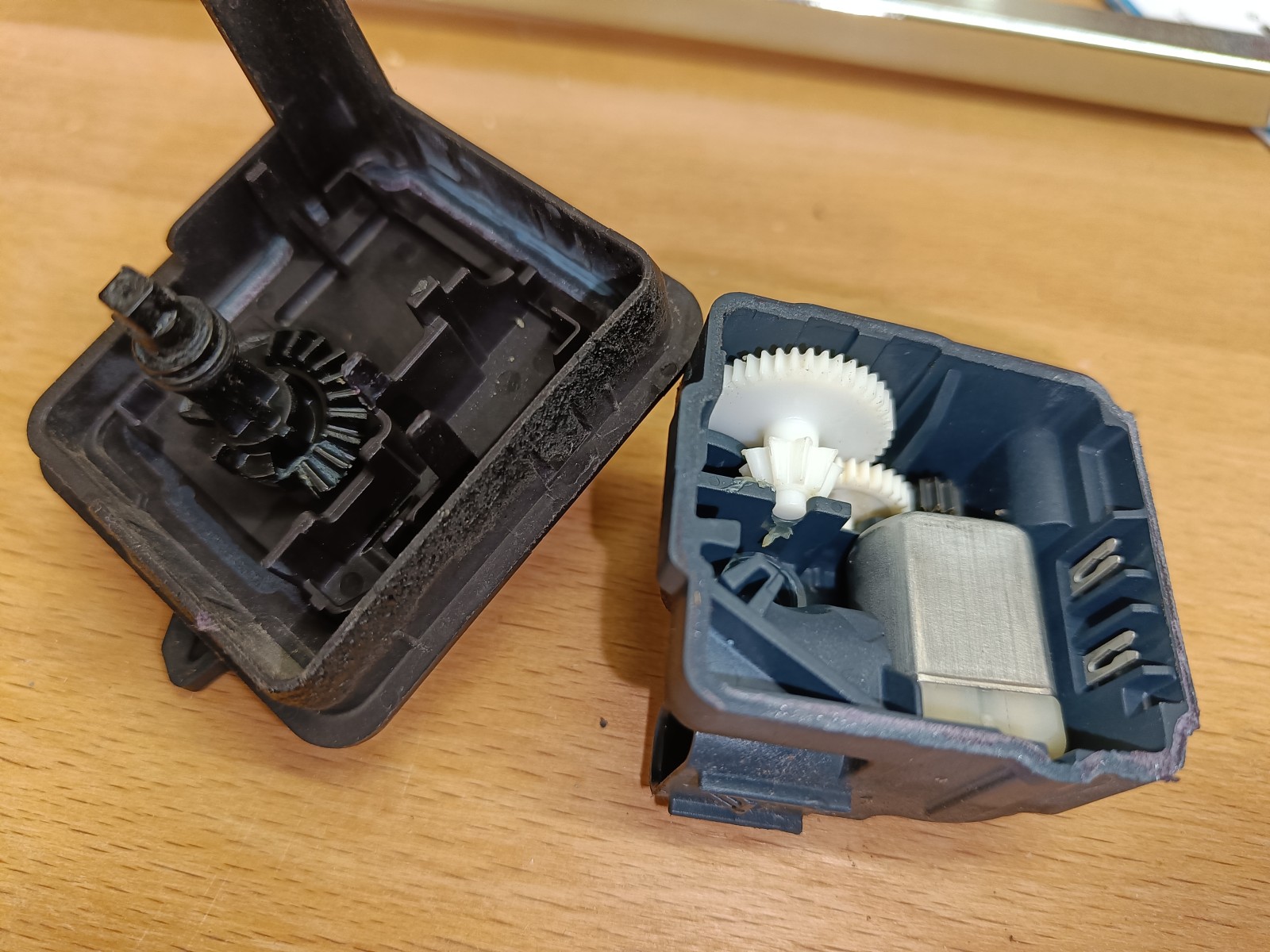 Ersatzteil von Tankdeckel: Tankdeckelschloss / Tankdeckel-Schließmechanismus