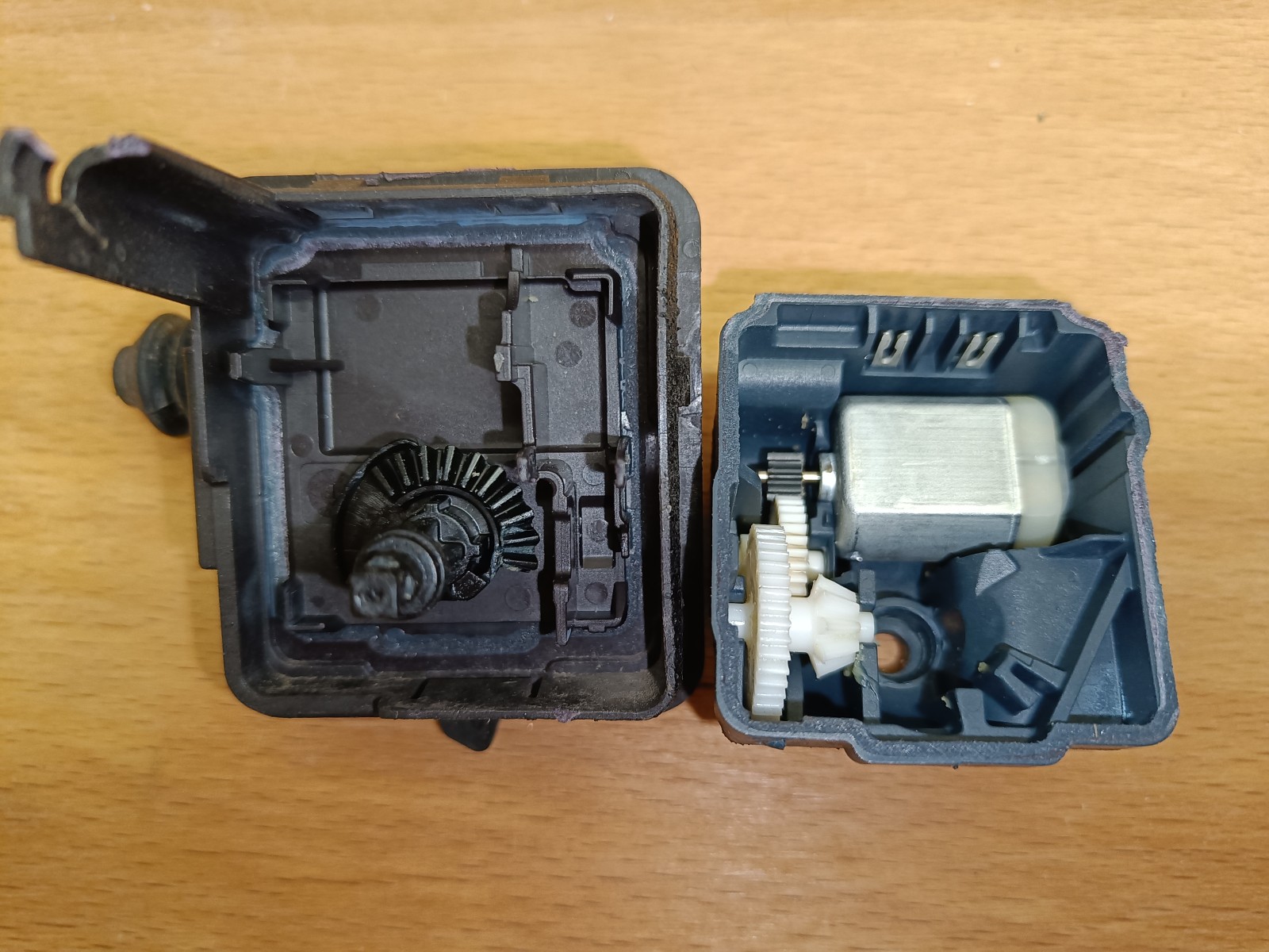 Ersatzteil von Tankdeckel: Tankdeckelschloss / Tankdeckel-Schließmechanismus