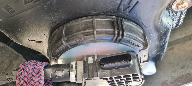 Insignia A Diesel 170PS B20DTH Adblue Tank abbauen