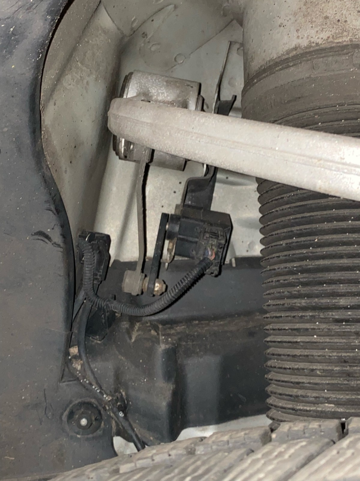 Luftfahrwerk W220 steht schief