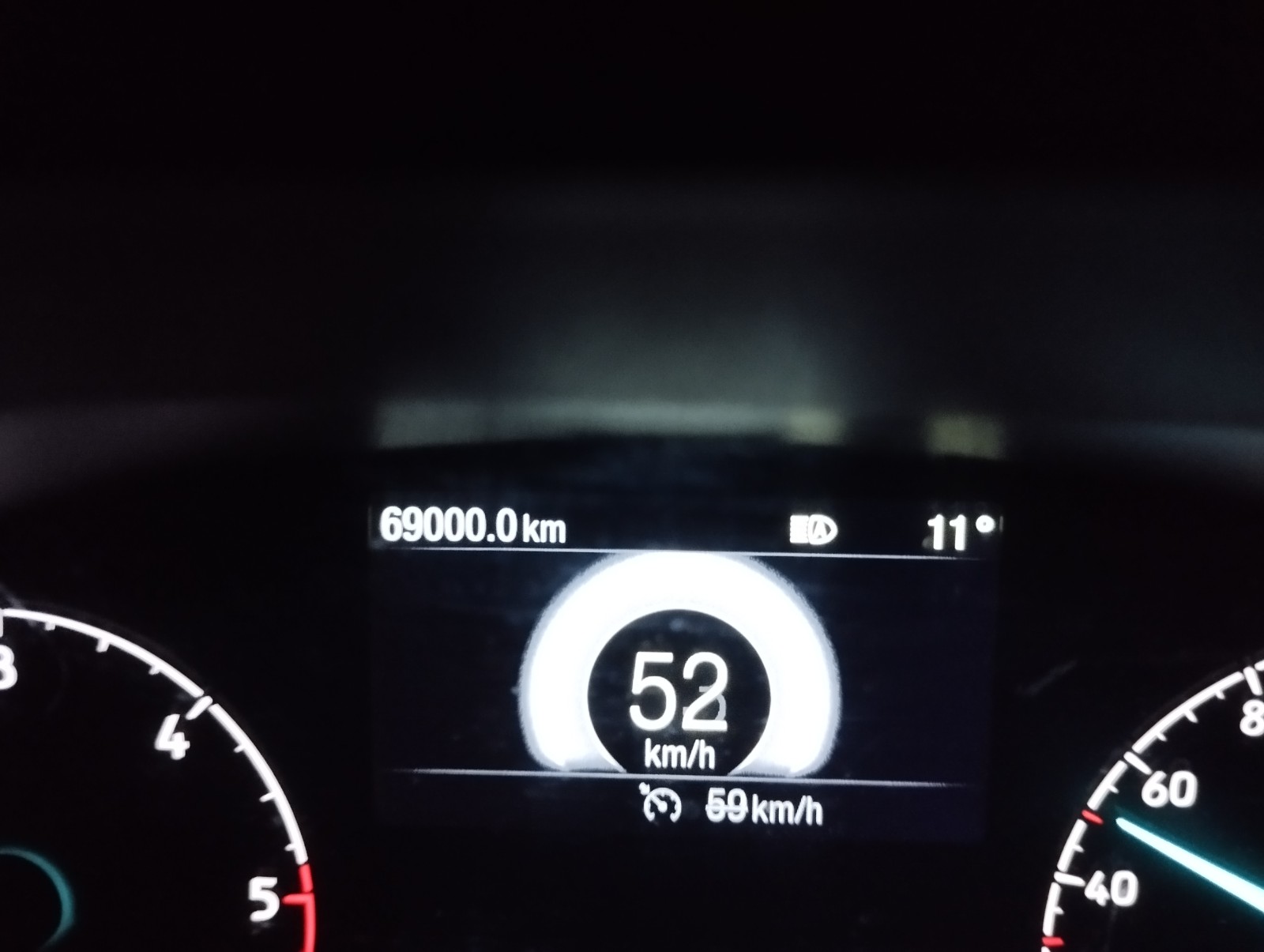 Der Schrottplatz - Spiegelsymmetrisch des Showrooms