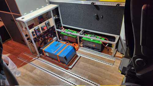 Elektrokiste im Fahrzeug