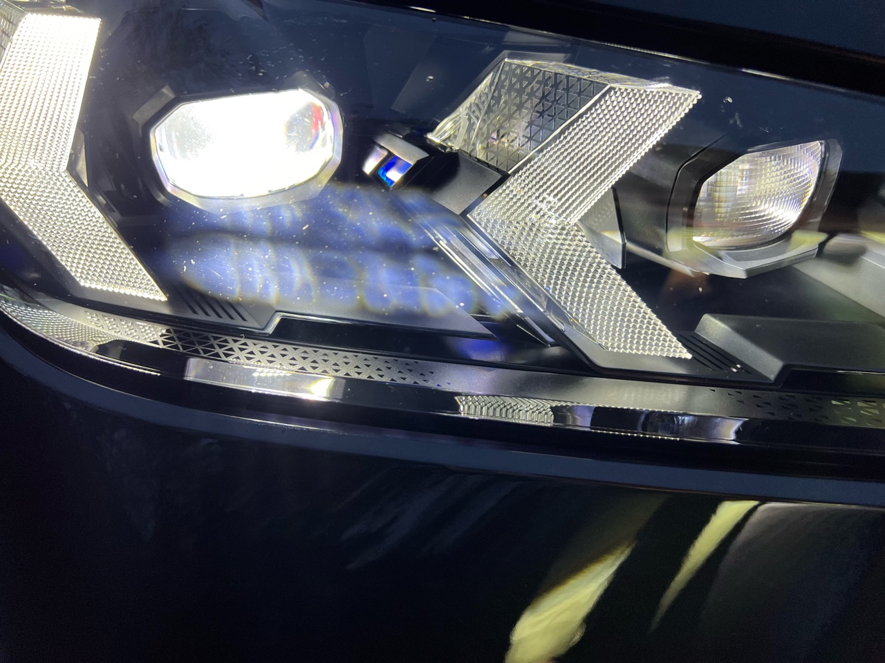 X5 LCI Scheinwerfer innen fleckig/milchig