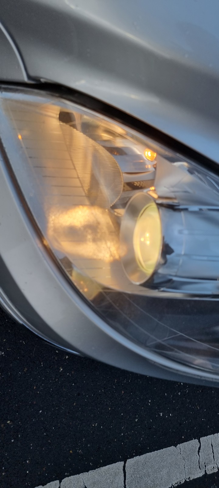 Unterschiedliche Scheinwerfer?