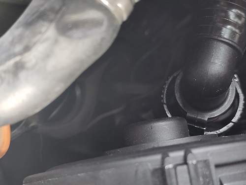 Kabel unter der Kurbelgehäuseentlüftung2