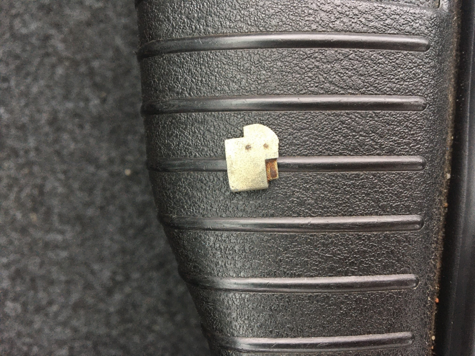 Zentralverriegelung-Steuerung an Heckklappe o.F.