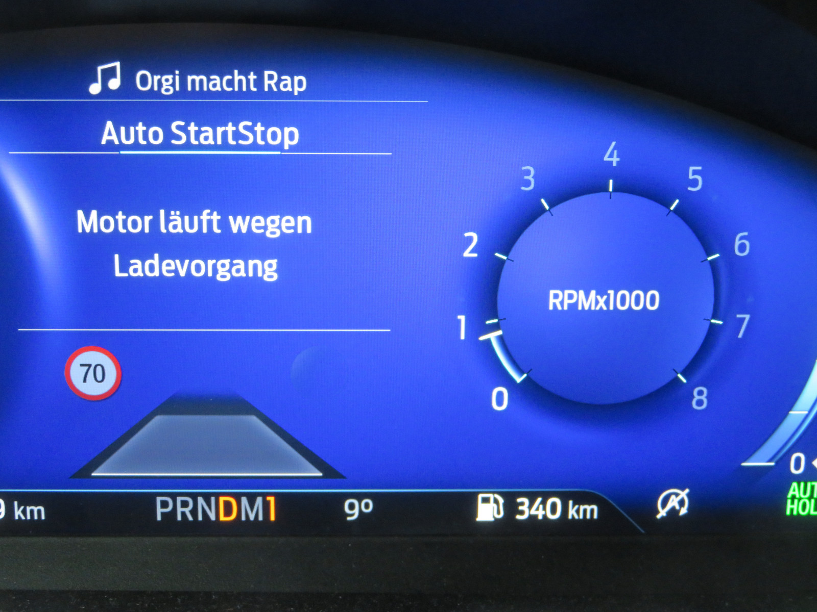 Start / Stopp ohne Funktion wegen zu geringer Ladung der Batterie, auch nach längerer Fahrt.