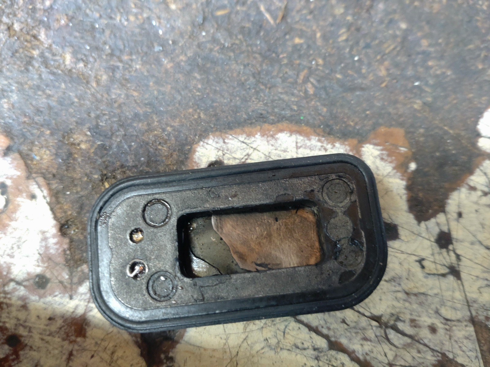 Peugeot Kisbee 4 Takter hat keine Leistung wenn der Luftfilter am Vergaser angeschlossen ist