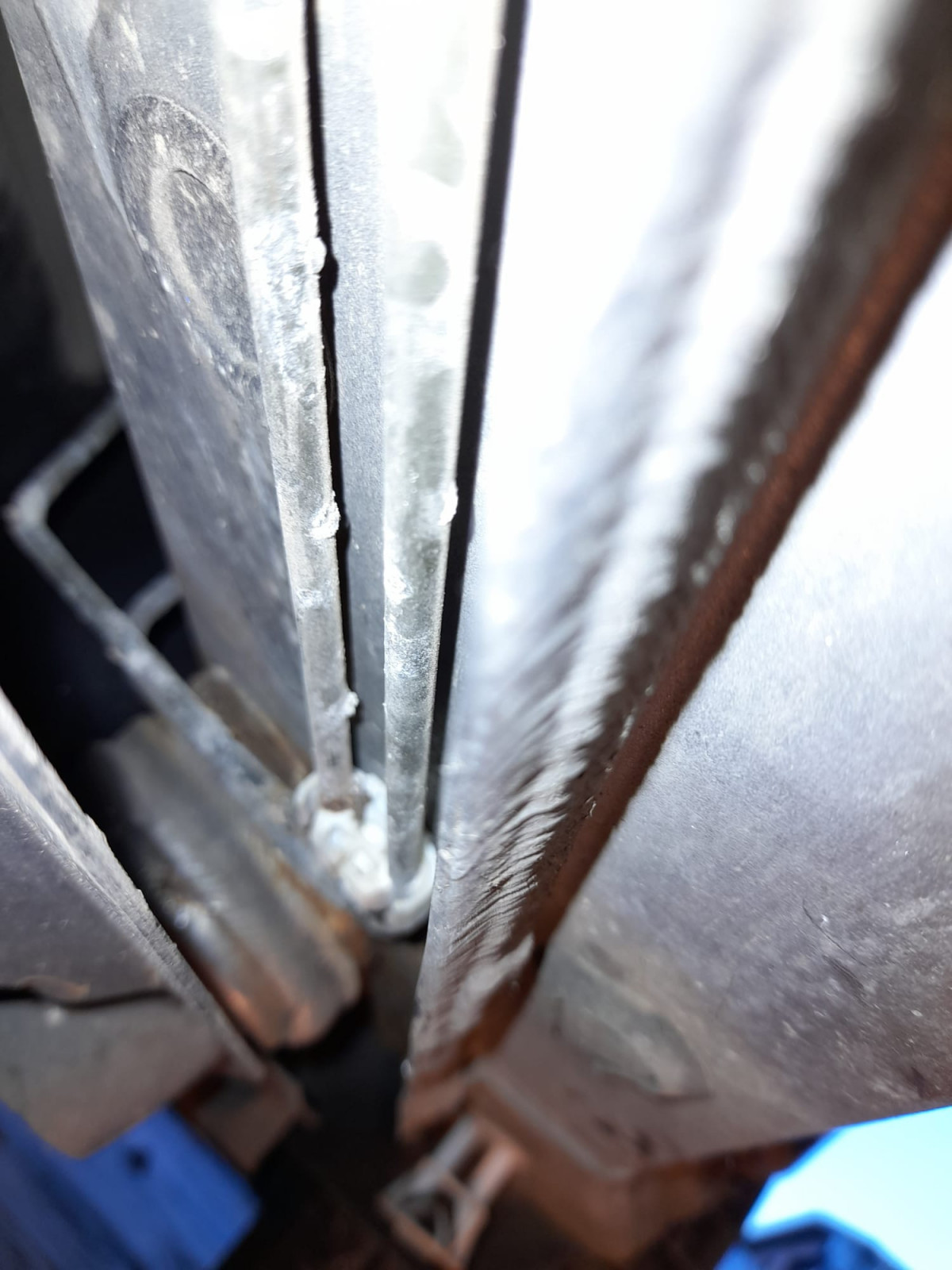 W169 kein TÜV wegen rostiger Bremsleitungen im Bereich Schweller