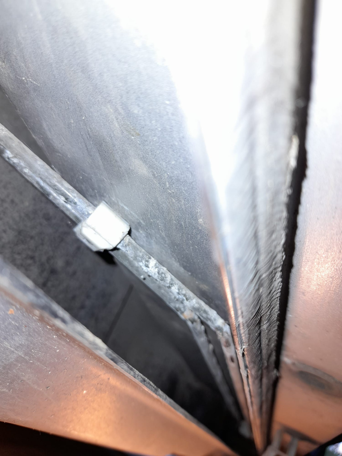 W169 kein TÜV wegen rostiger Bremsleitungen im Bereich Schweller