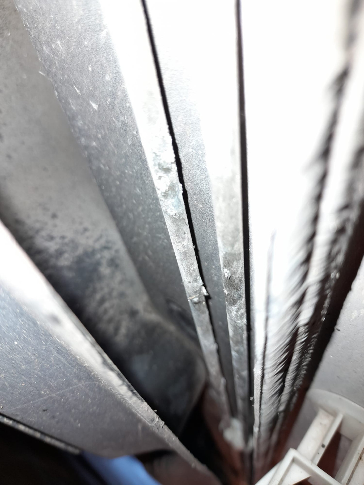 W169 kein TÜV wegen rostiger Bremsleitungen im Bereich Schweller