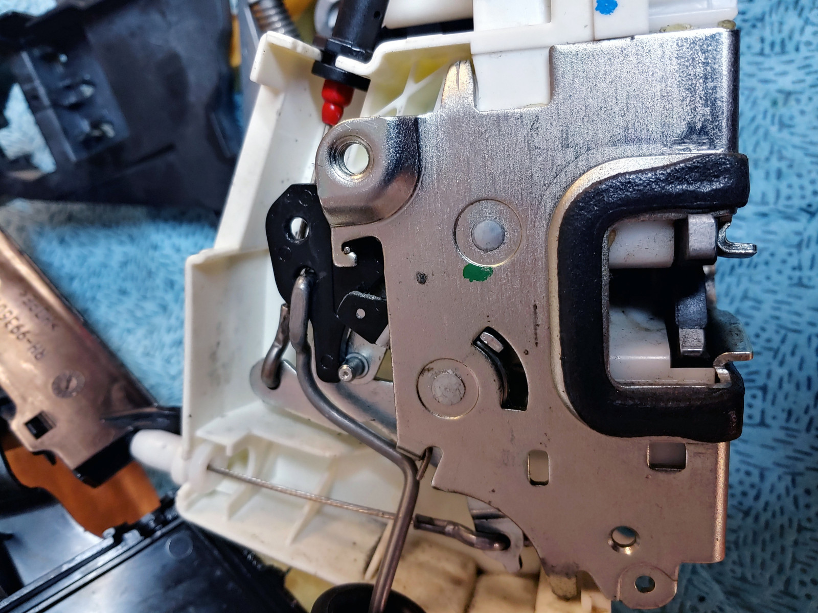 Tür rechts schliesst nicht, 2. Anfrage, es iist nicht der Faltenbalg.