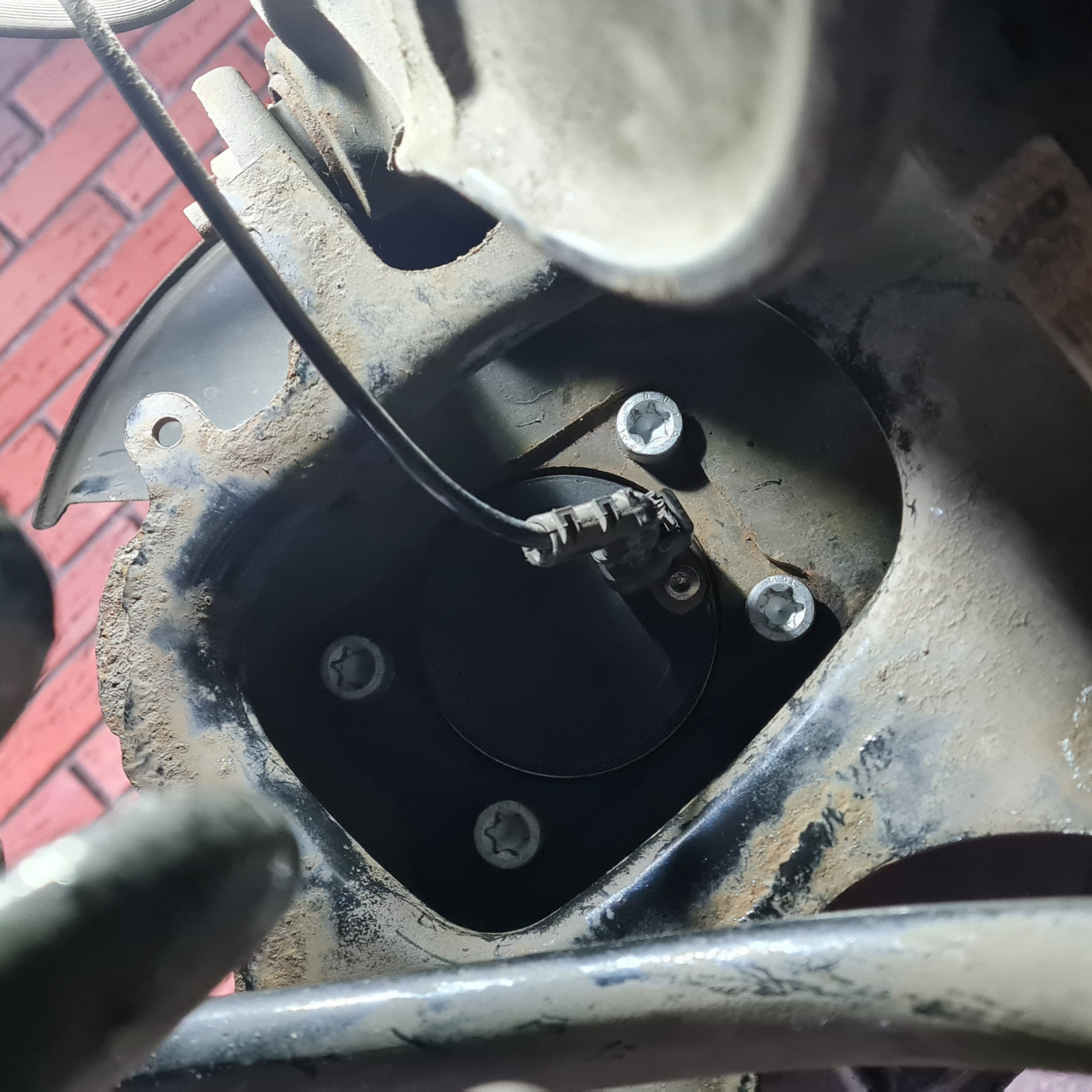 ABS Stecker aufgesetzt