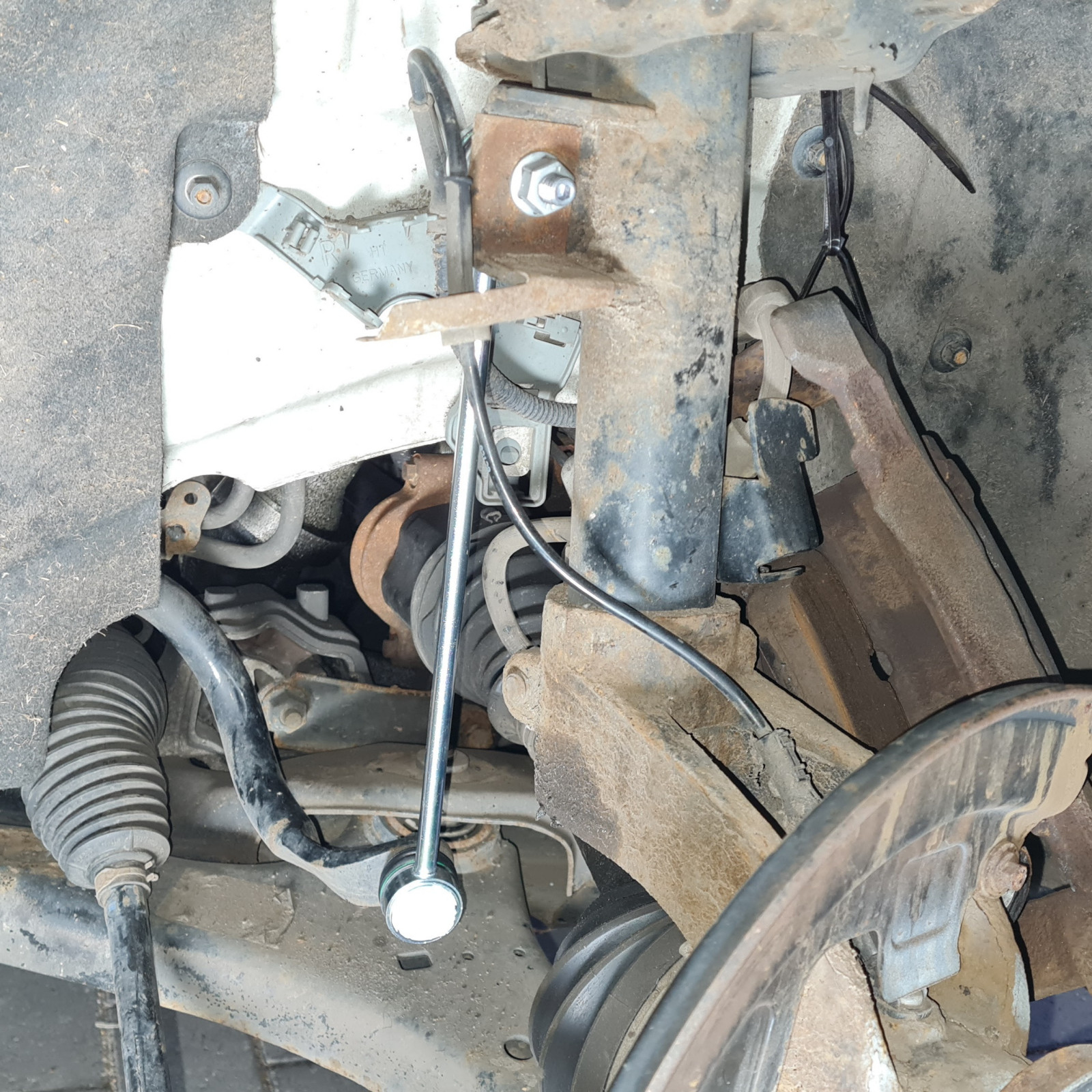 Neue Koppelstange eingesetzt