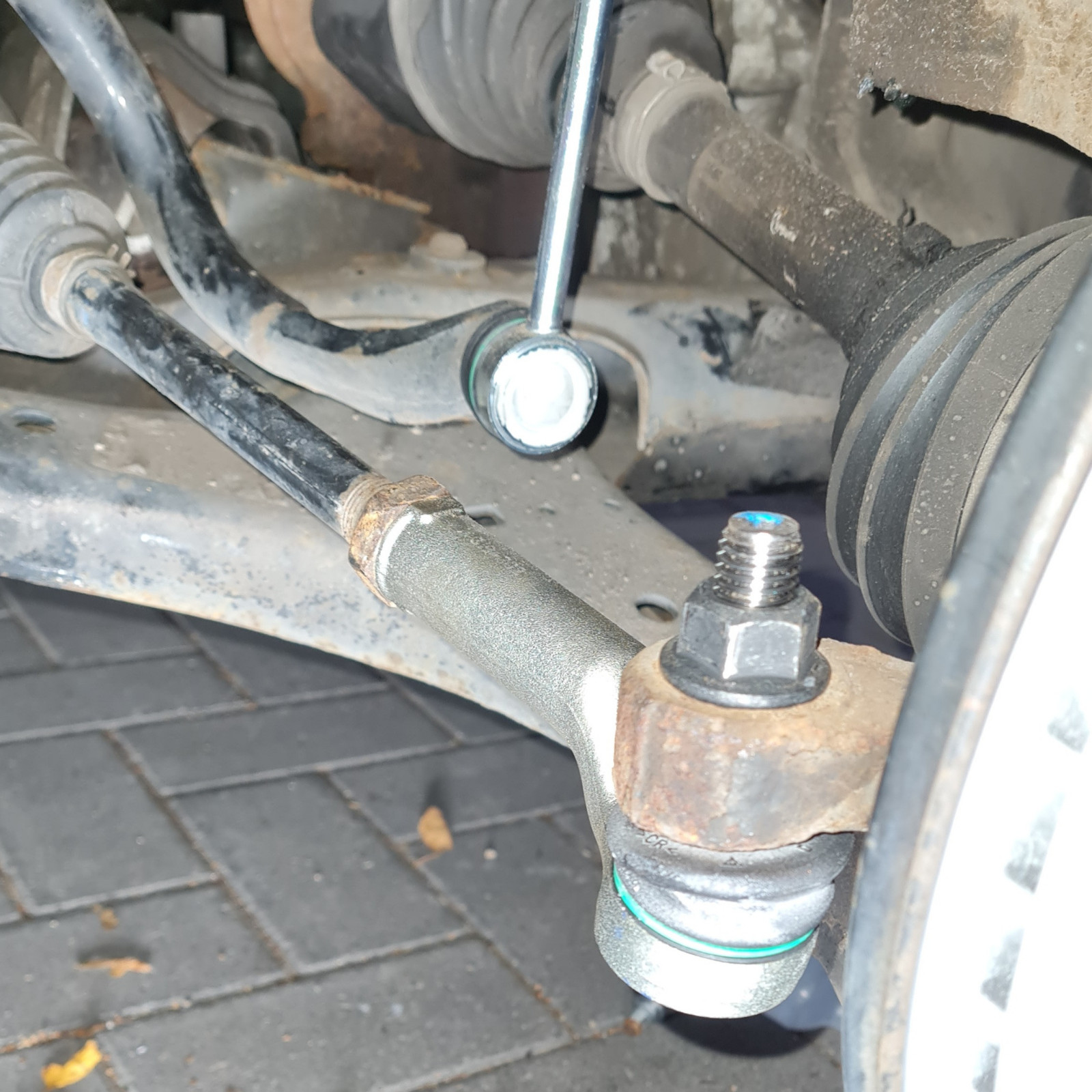 Spurstangenkopf eingebaut