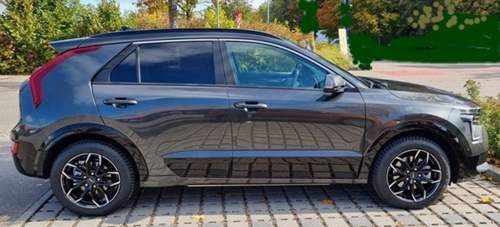 Lucca-felgen-mit-winterreifen-am-fahrzeug