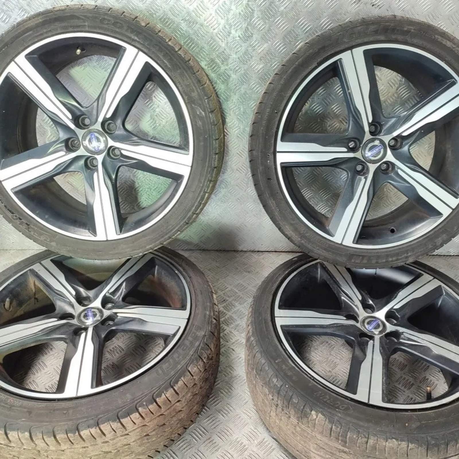 Volvo Ixion III 8x18", ET55